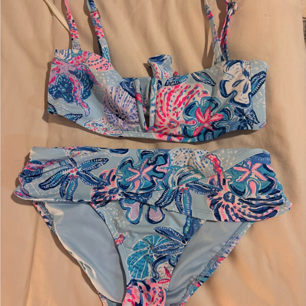 Lilly Pulitzer swimsuit - Picture 4 of 7